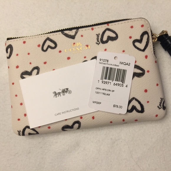 (GIFTED). Authentic Coach Heart Wristlet - Picture 5 of 5